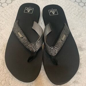 Reef Black Sandals Size 9